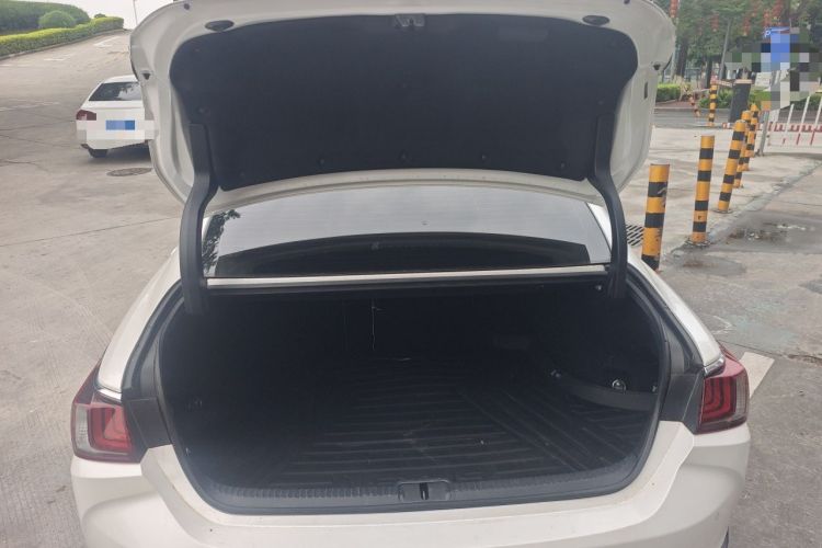 Used Lexus ES 2021 200 Excellence Edition Trunk