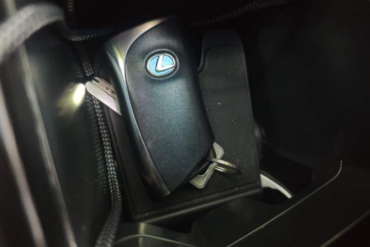 Used Lexus ES 2021 300h Deluxe Edition Vehicle Key