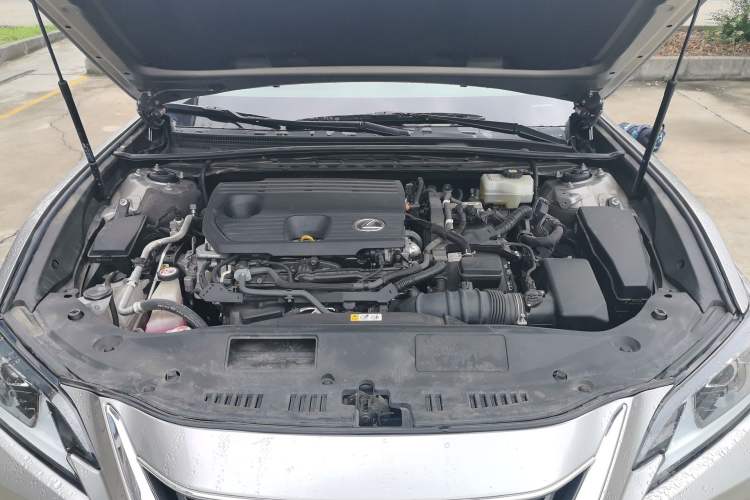 Used Lexus ES 2021 300h Excellence Edition Engine Bay