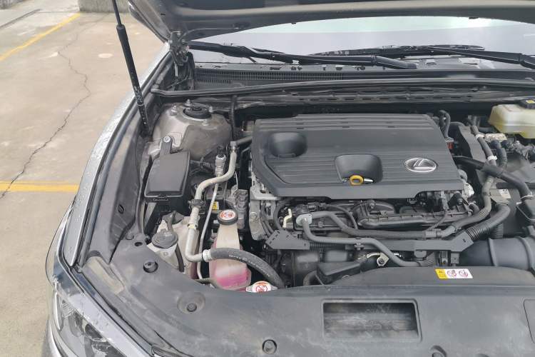 Used Lexus ES 2021 300h Excellence Edition Engine Bay Right