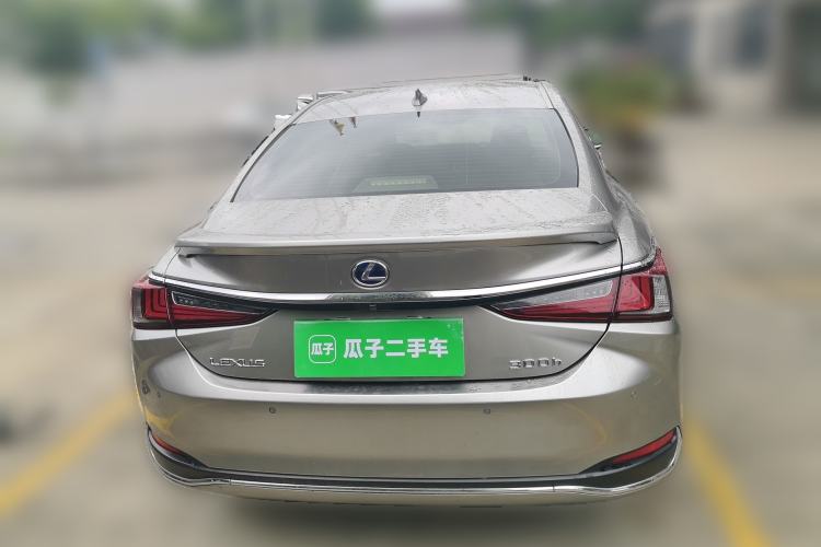 Used Lexus ES 2021 300h Excellence Edition Rear