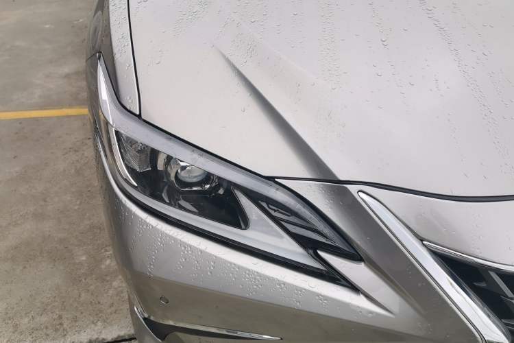 Used Lexus ES 2021 300h Excellence Edition Right Front Headlight