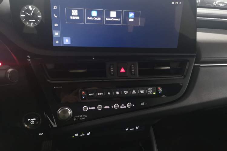 Used Lexus ES 2022 300h Deluxe Edition Audio And AC Panel