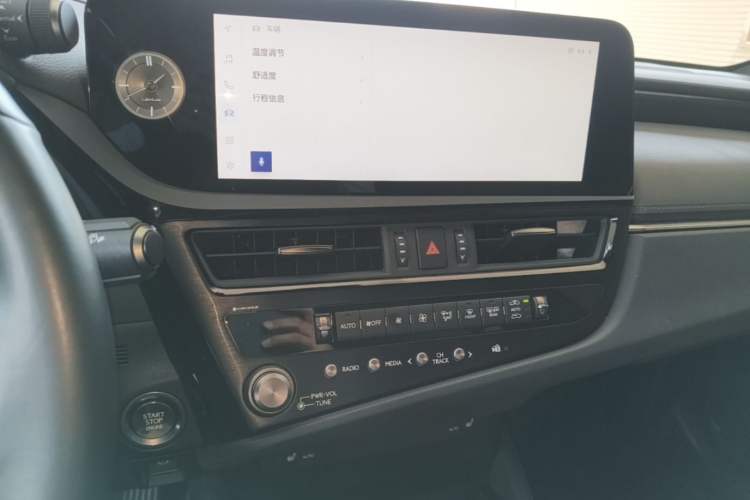 Used Lexus ES 2022 200 Luxury Edition Audio And AC Panel