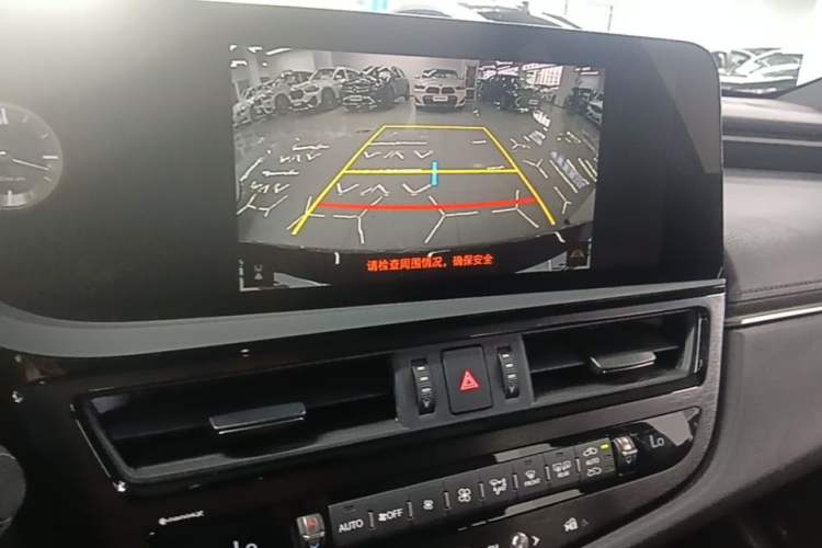Used Lexus ES 2022 200 Excellence Edition Audio And AC Panel