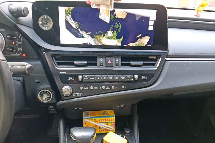 Used Lexus ES 2022 200 Excellence Edition Audio And AC Panel
