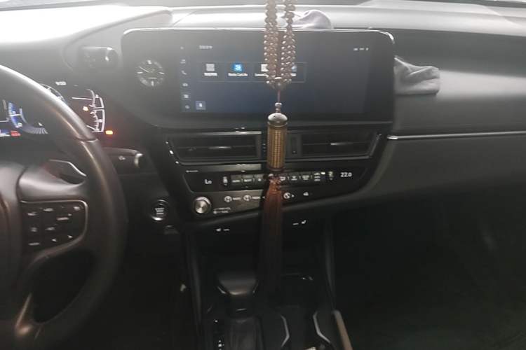 Used Lexus ES 2022 200 Excellence Edition Audio And AC Panel