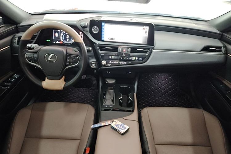 Used Lexus ES 2022 200 Excellence Edition Center Console