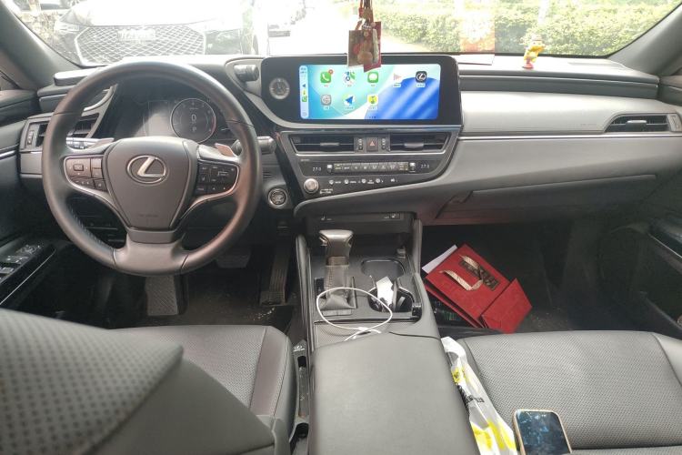 Used Lexus ES 2022 200 Excellence Edition Center Console