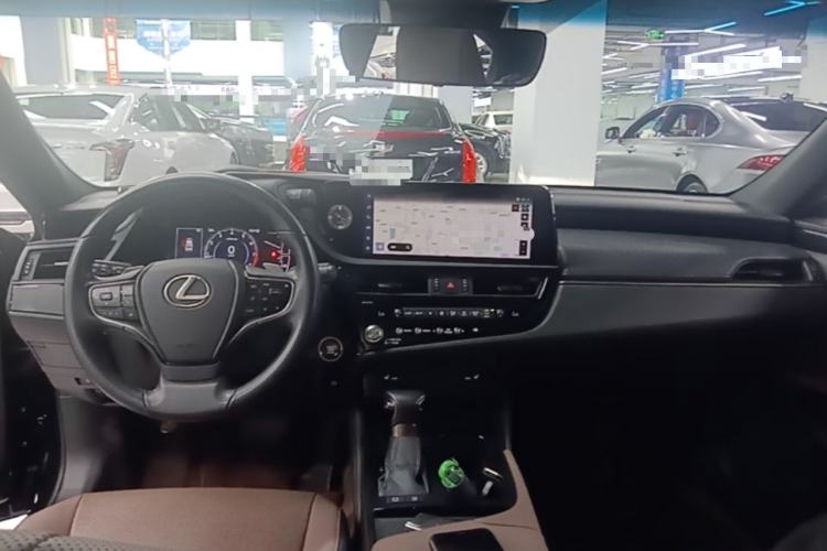 Used Lexus ES 2022 200 Excellence Edition Center Console