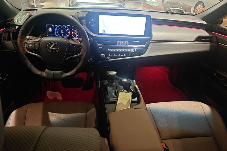 Used Lexus ES 2022 200 Excellence Edition Center Console