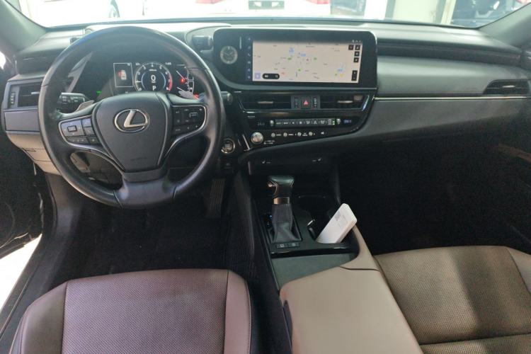 Used Lexus ES 2022 200 Excellence Edition Center Console