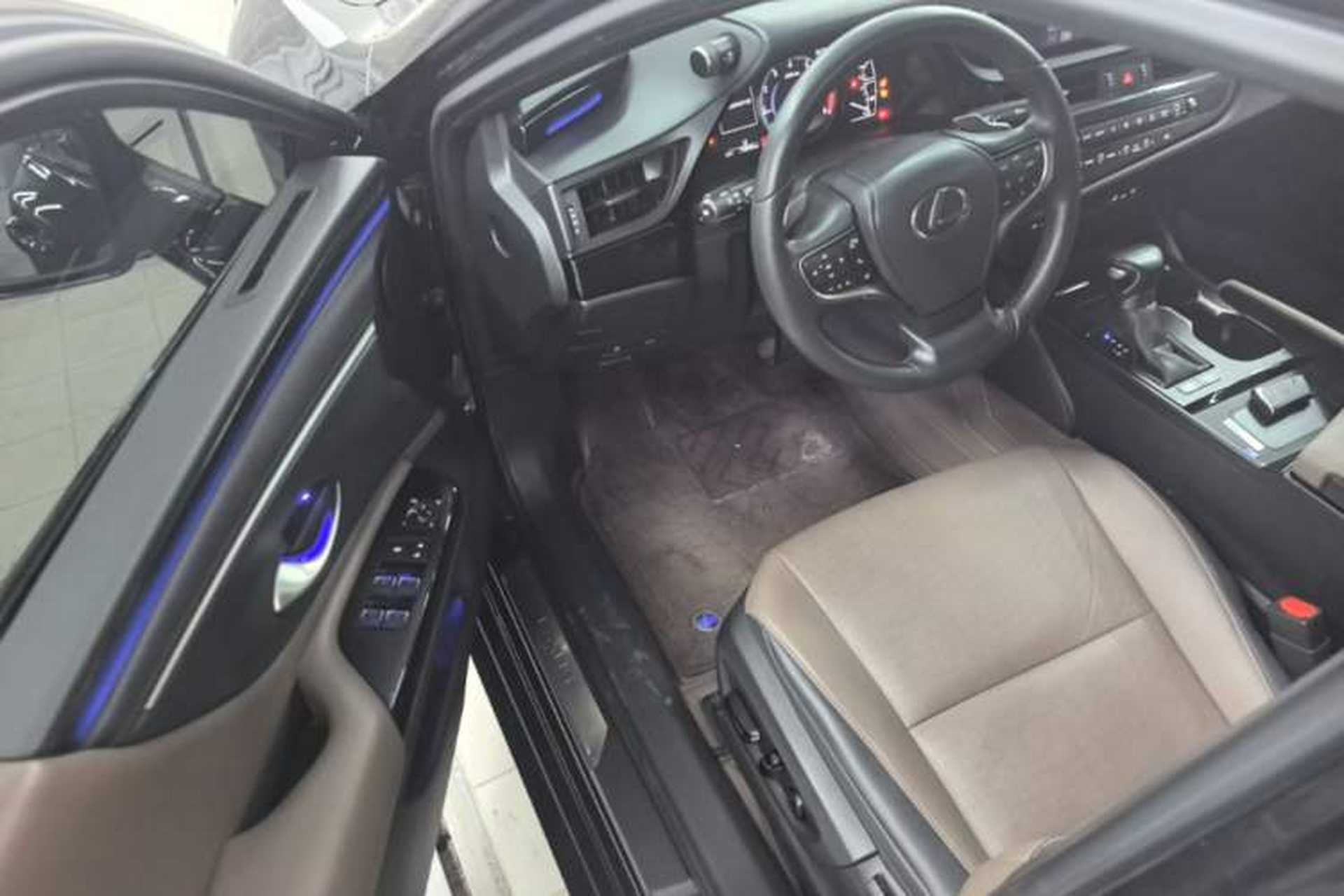 Used Lexus ES 2022 200 Excellence Edition Driver Seat