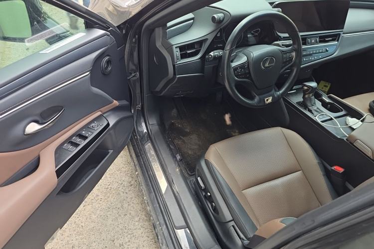 Used Lexus ES 2022 200 Excellence Edition Driver Seat