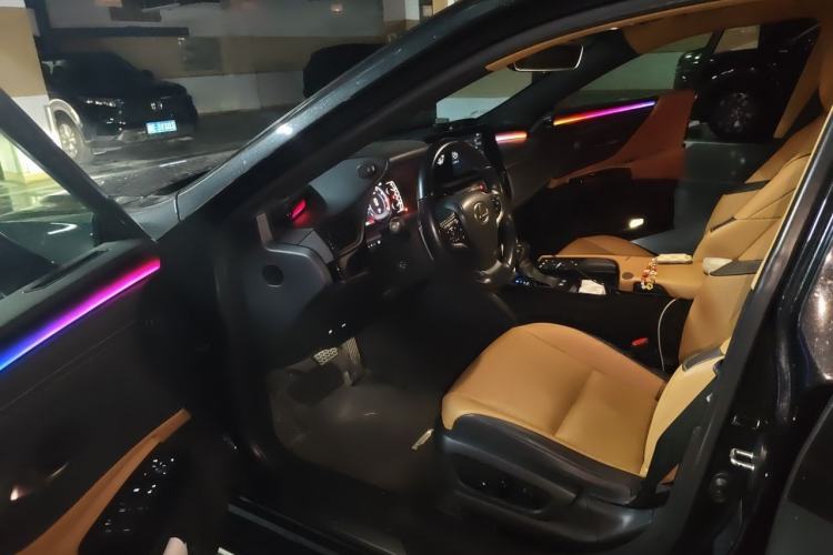 Used Lexus ES 2022 200 Excellence Edition Driver Seat