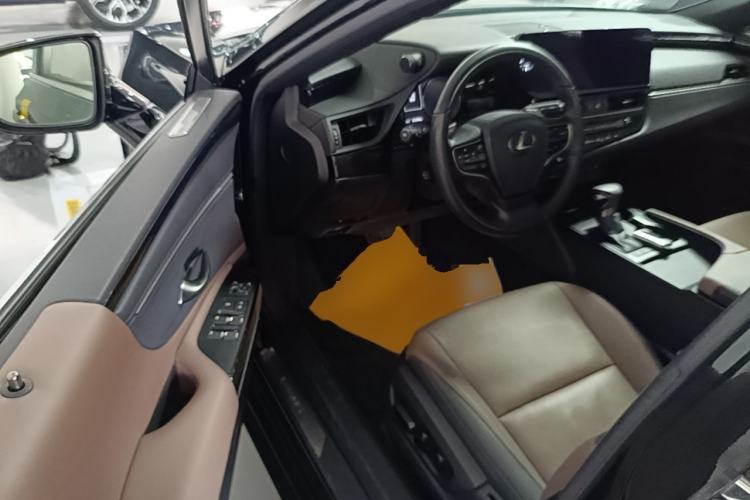 Used Lexus ES 2022 200 Excellence Edition Driver Seat