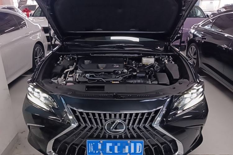 Used Lexus ES 2022 300h Deluxe Edition Engine Bay