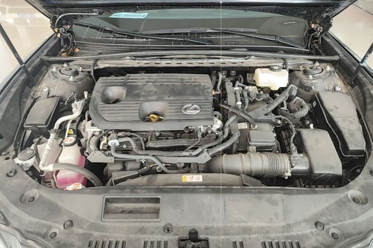 Used Lexus ES 2022 300h Excellence Edition Engine Bay