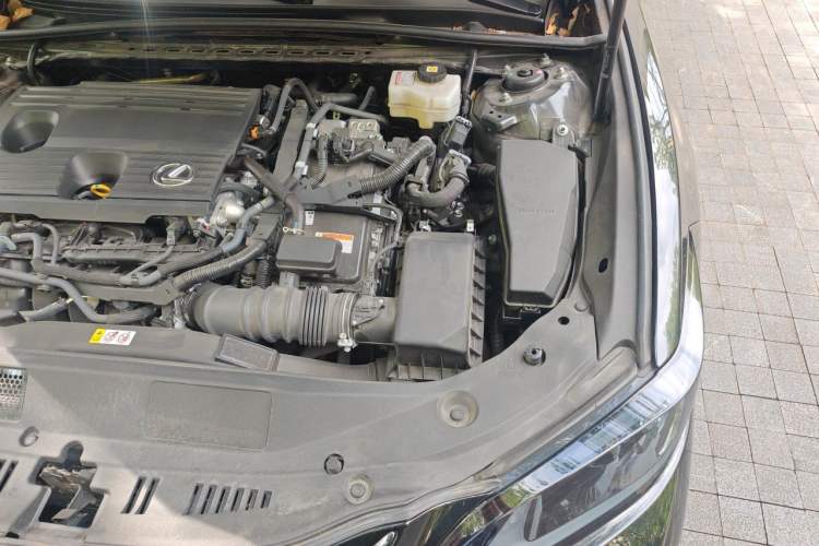 Used Lexus ES 2022 300h Excellence Edition Engine Bay Left