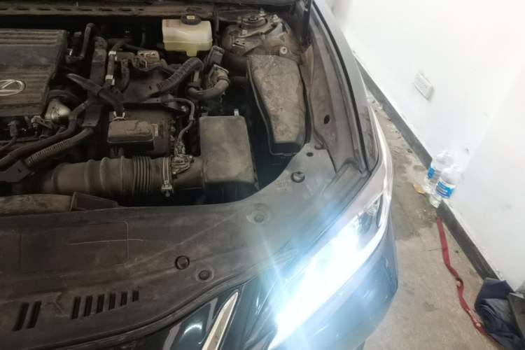 Used Lexus ES 2022 300h Excellence Edition Engine Bay Left