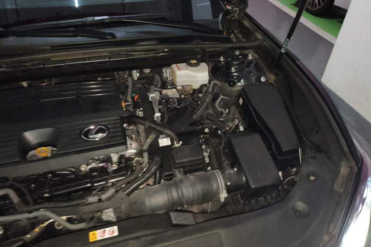 Used Lexus ES 2022 300h Excellence Edition Engine Bay Left