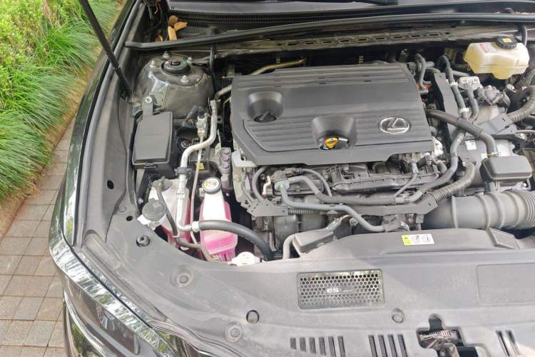 Used Lexus ES 2022 300h Excellence Edition Engine Bay Right