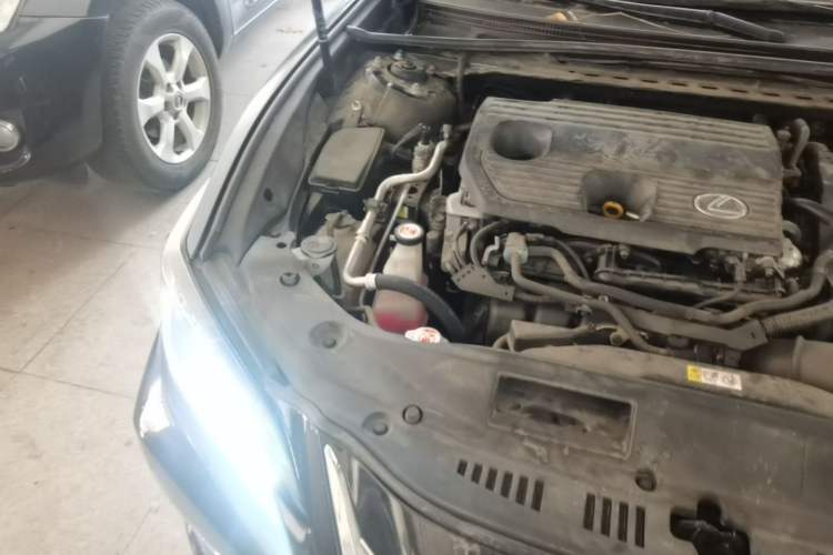 Used Lexus ES 2022 300h Excellence Edition Engine Bay Right