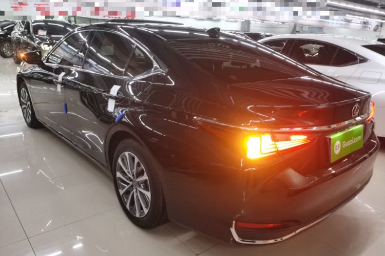 Used Lexus ES 2022 200 Excellence Edition Exterior 2