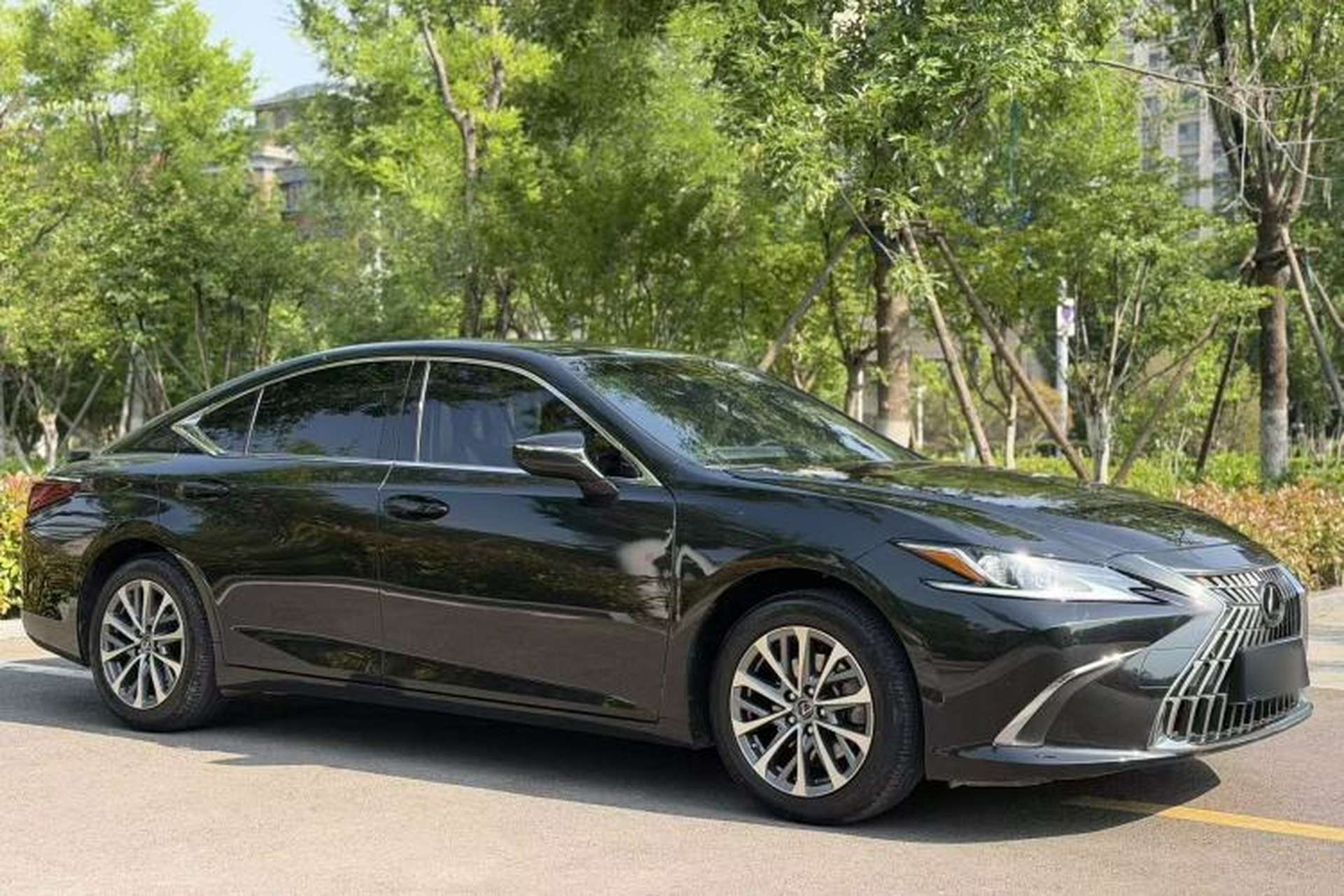 Used Lexus ES 2022 300h Excellence Edition Exterior 3