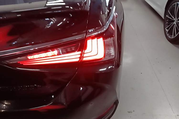 Used Lexus ES 2022 300h Deluxe Edition Exterior 3