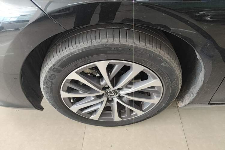 Used Lexus ES 2022 300h Excellence Edition Exterior 4
