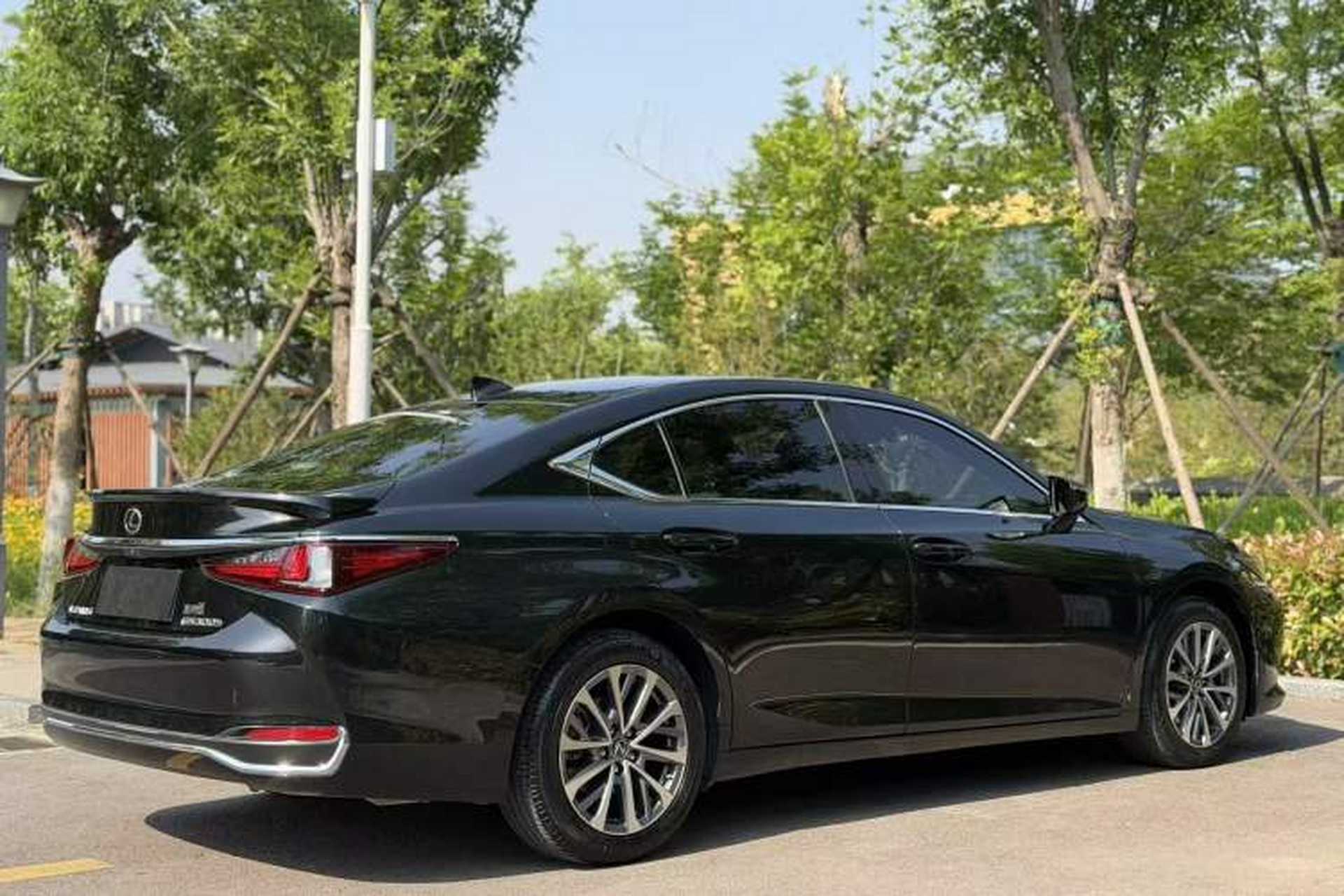 Used Lexus ES 2022 300h Excellence Edition Exterior 5