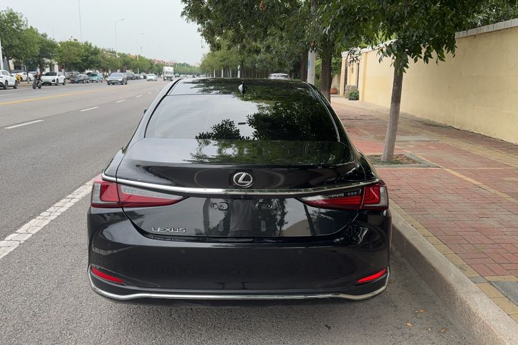 Used Lexus ES 2022 200 Excellence Edition Exterior 5