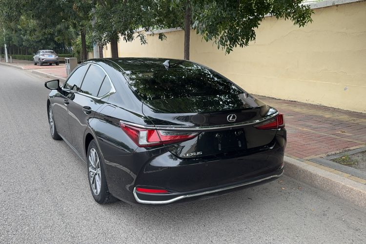 Used Lexus ES 2022 200 Excellence Edition Exterior 7
