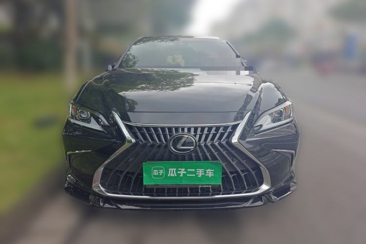 Used Lexus ES 2022 300h Excellence Edition Front