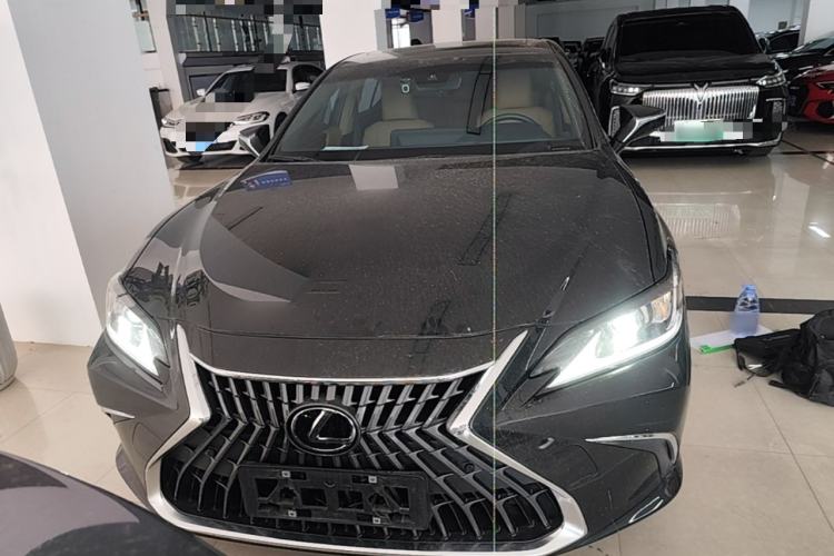 Used Lexus ES 2022 300h Excellence Edition Front