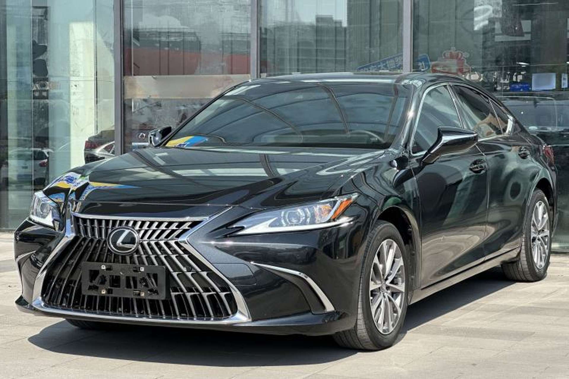 Used Lexus ES 2022 200 Excellence Edition Front Left 45 Deg