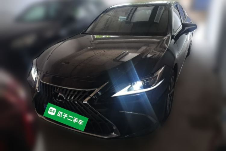 Used Lexus ES 2022 300h Excellence Edition Front