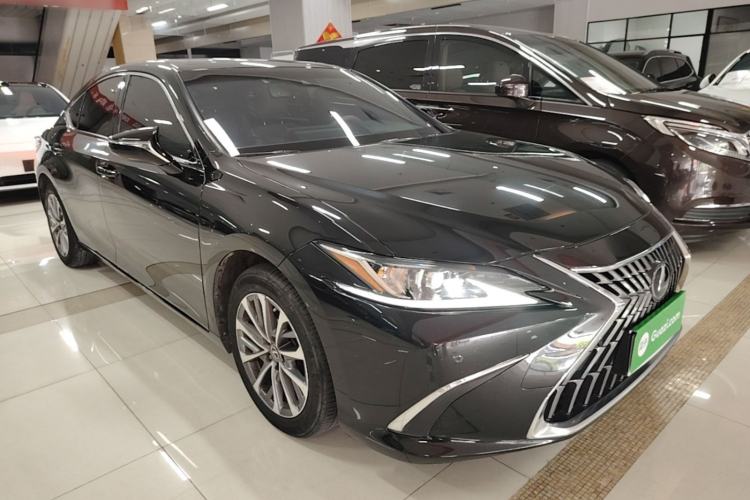 Used Lexus ES 2022 200 Excellence Edition Front Right 45 Deg