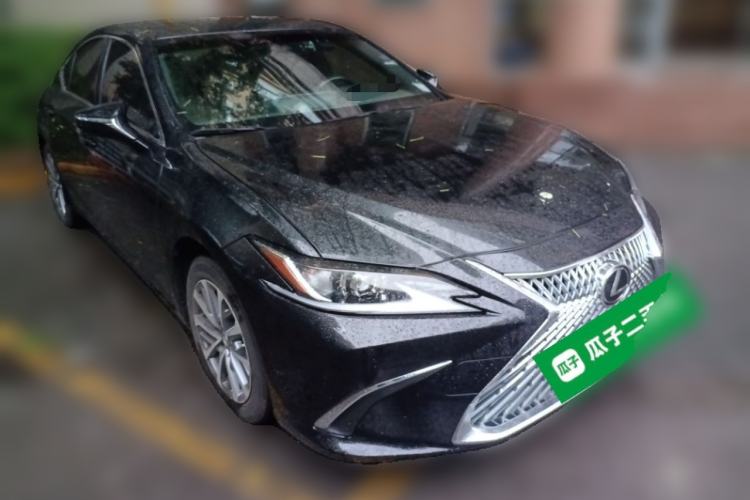 Used Lexus ES 2022 200 Excellence Edition Front Right 45 Deg