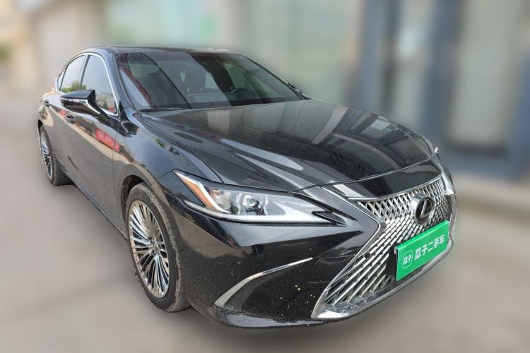 Used Lexus ES 2022 200 Excellence Edition Front Right 45 Deg