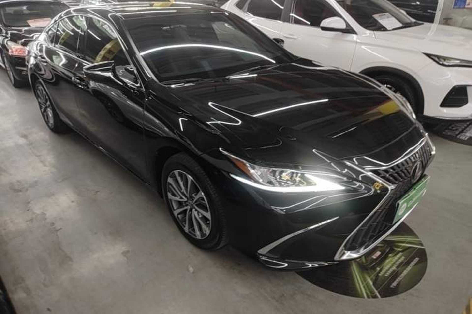 Used Lexus ES 2022 300h Excellence Edition Front Right 45 Deg
