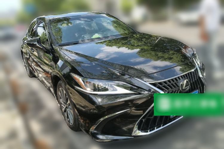 Used Lexus ES 2022 200 Excellence Edition Front Right 45 Deg