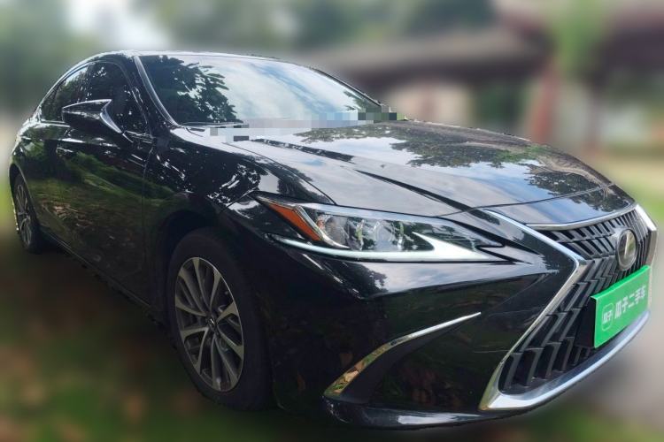Used Lexus ES 2022 200 Excellence Edition Front Right 45 Deg