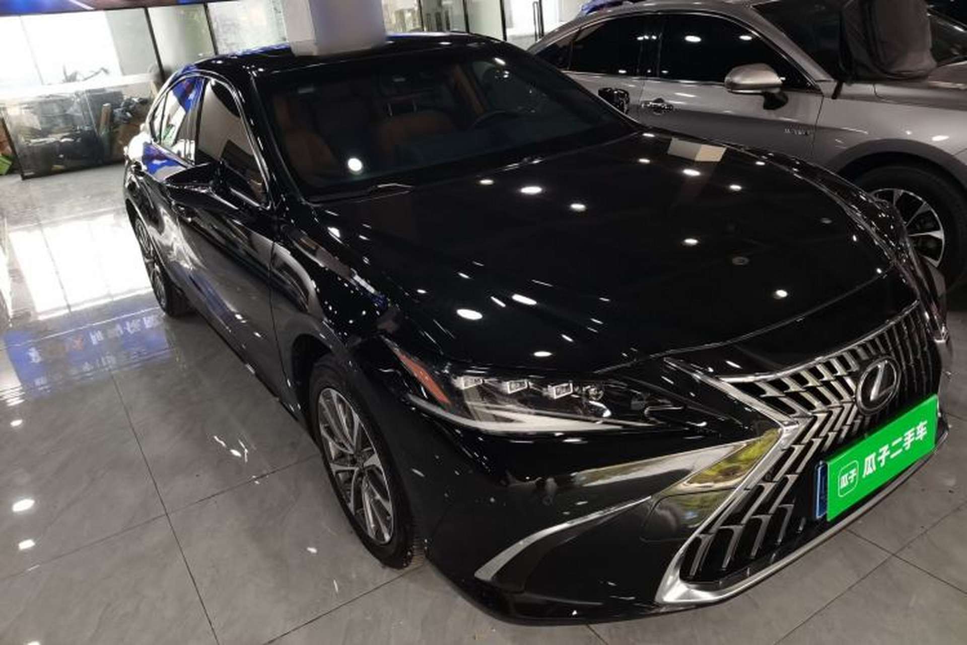 Used Lexus ES 2022 200 Excellence Edition Front Right 45 Deg