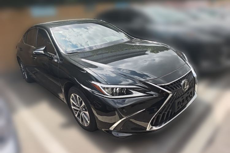 Used Lexus ES 2022 200 Excellence Edition Front Right 45 Deg