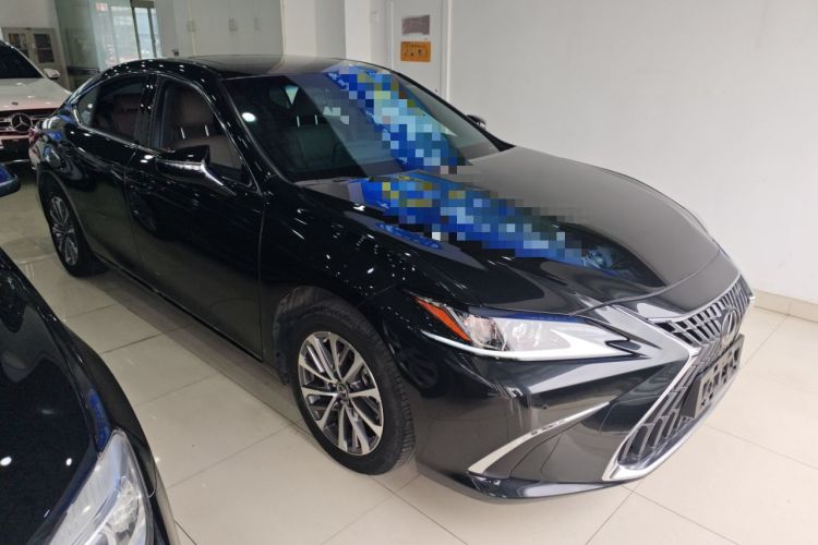 Used Lexus ES 2022 200 Excellence Edition Front Right 45 Deg