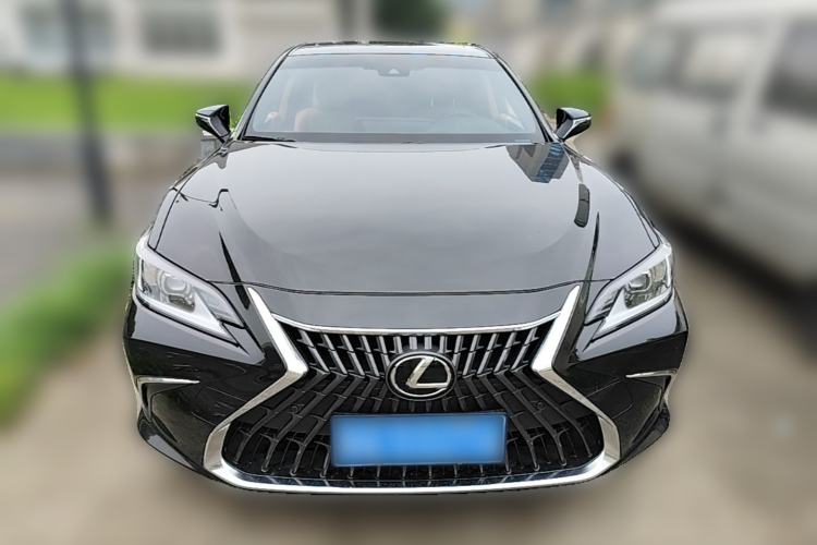 Used Lexus ES 2022 300h Excellence Edition Front