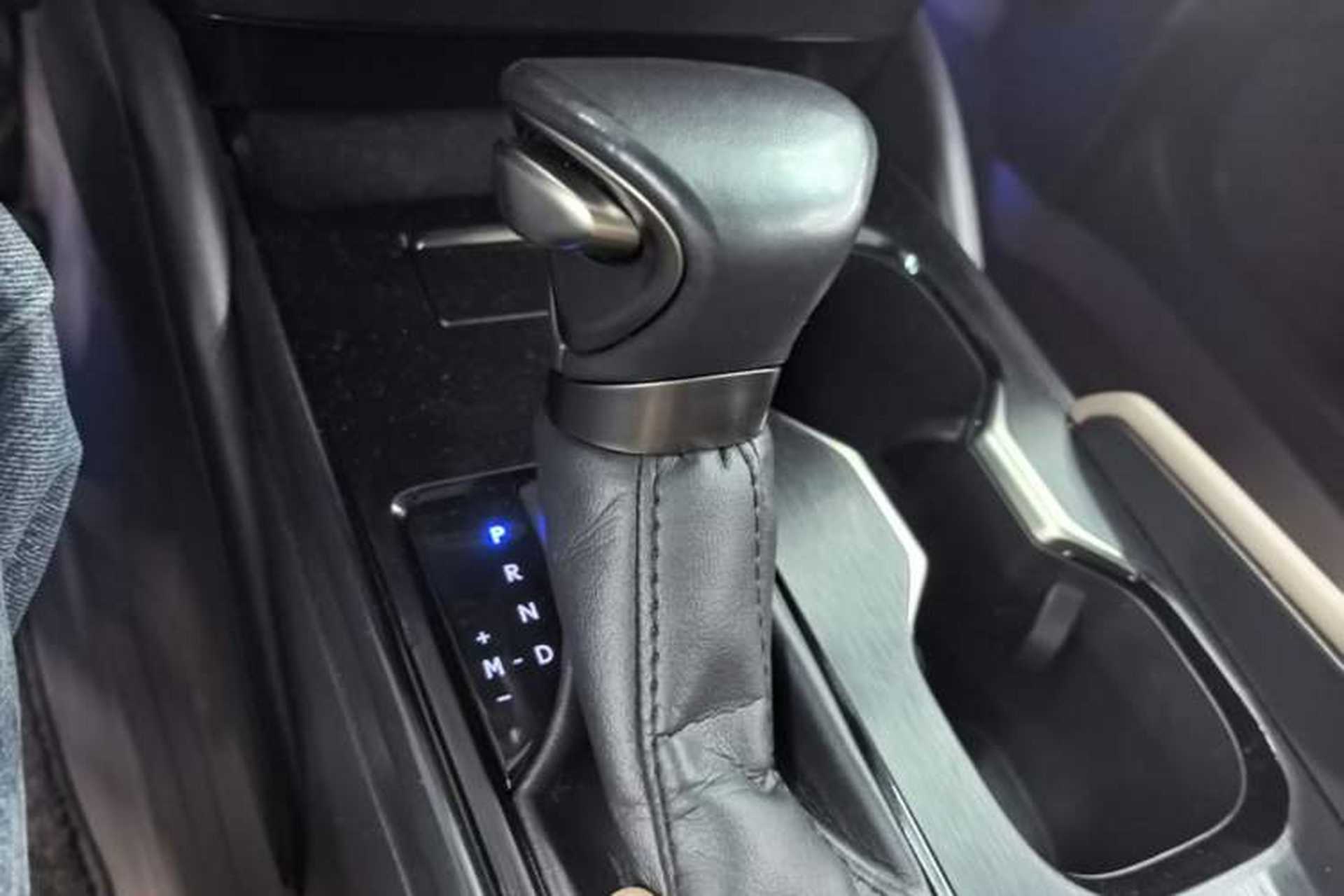 Used Lexus ES 2022 200 Excellence Edition Gear Lever