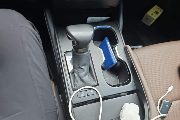 Used Lexus ES 2022 200 Excellence Edition Gear Lever